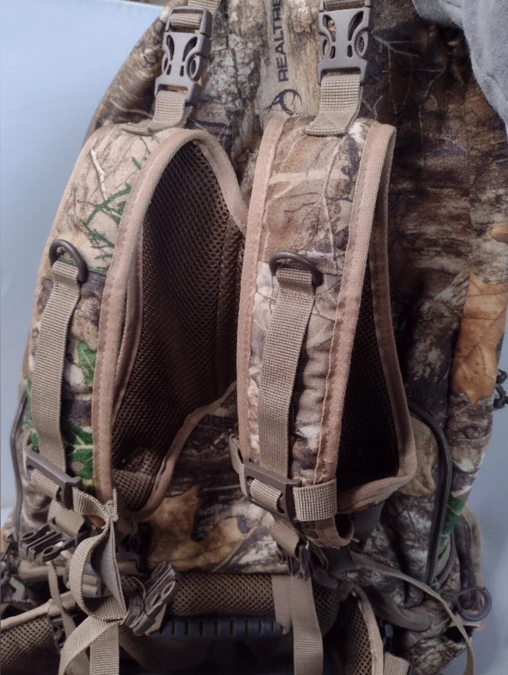 ALPS OutdoorZ Big Bear Lumbar Pack Day Pack 2 in 1 Realtree Xtra Camo A6